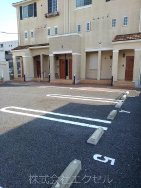 ピノエテルナ 駐車場