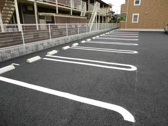 メゾンドリベラ 駐車場