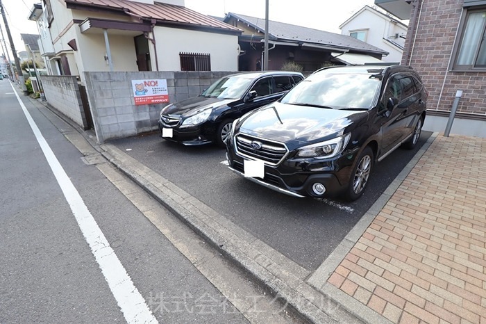 ベルデュール 駐車場