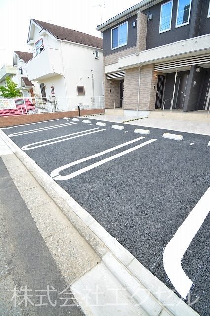 アイビーハウス 駐車場