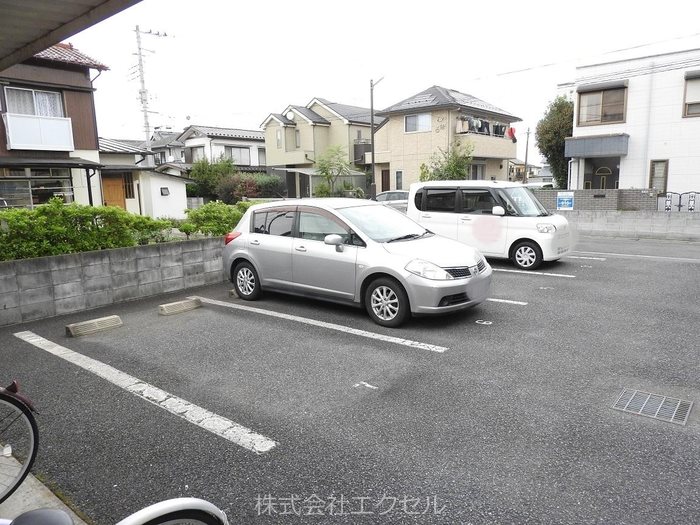 カーサマヤ 駐車場