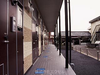 レオパレスかすみ エントランス