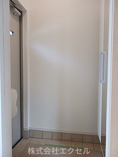 プレシャス１９ 玄関