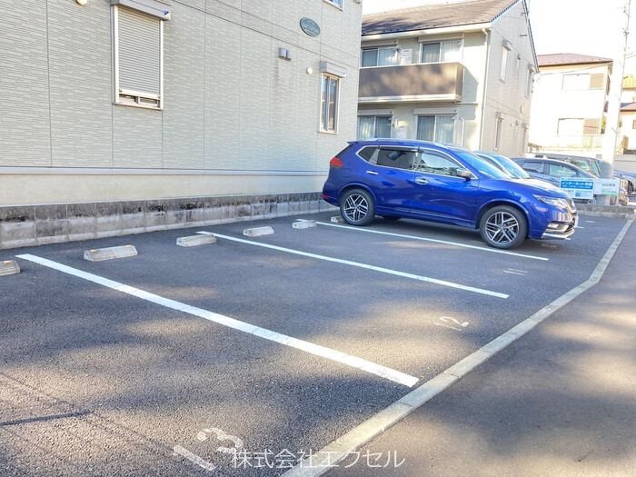 イーストコテージ 駐車場