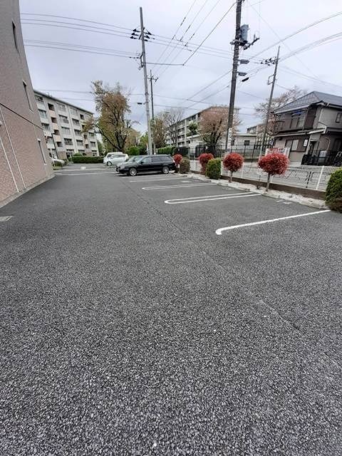 アルモニー 駐車場