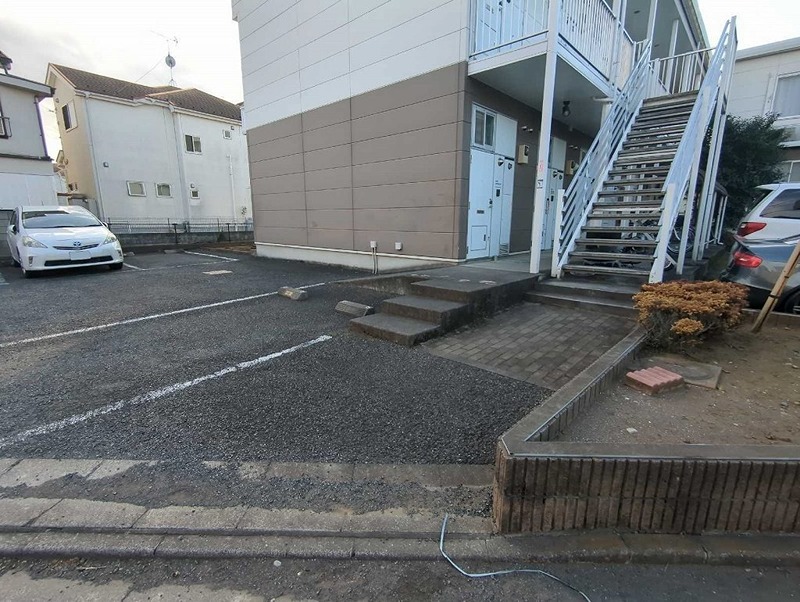 レオパレスポートサイド 駐車場