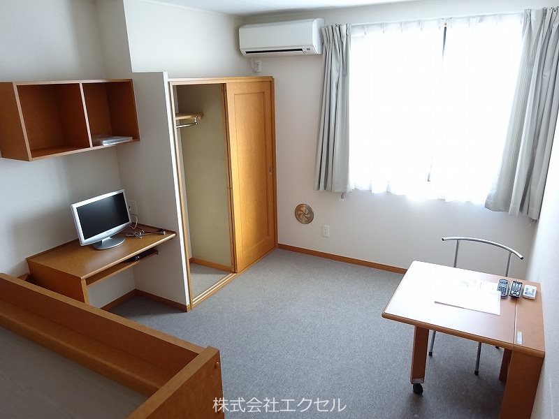 レオパレスブライトセゾン ベッドルーム