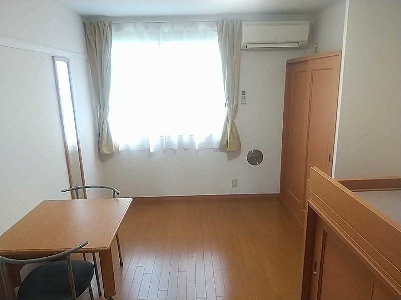 レオパレスHSIRIVER2 リビング
