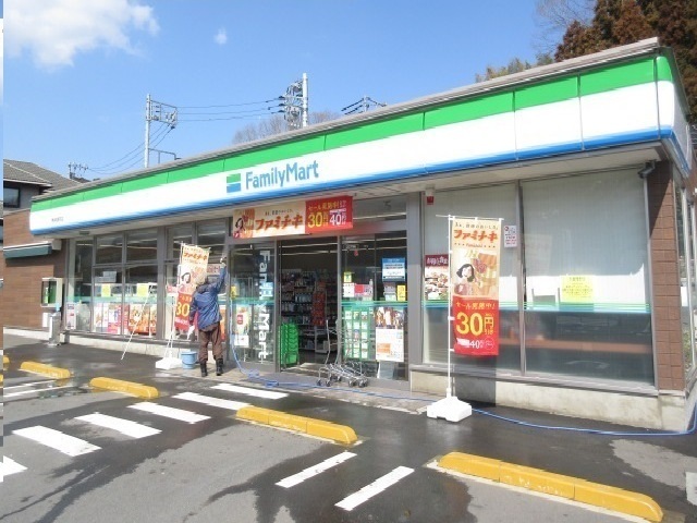 ヴィーナスヴィラ コンビニ