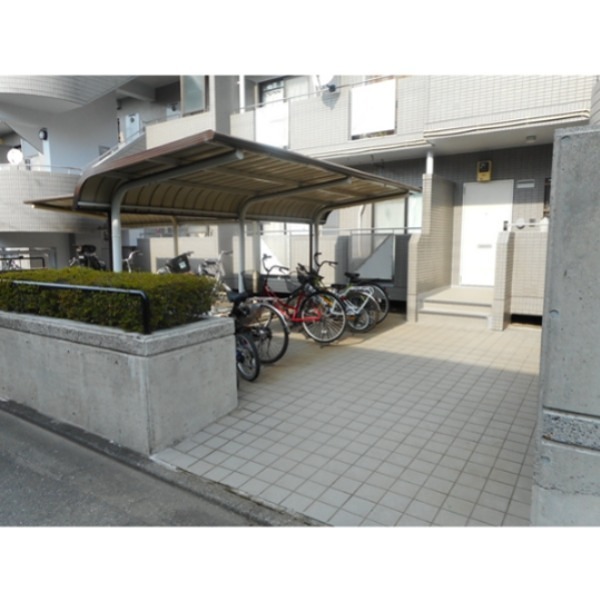 メゾン寿 駐車場