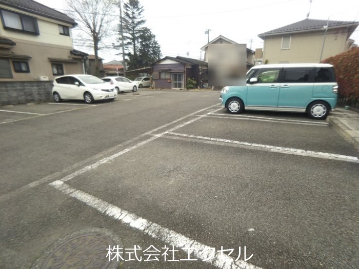 アスケット 駐車場