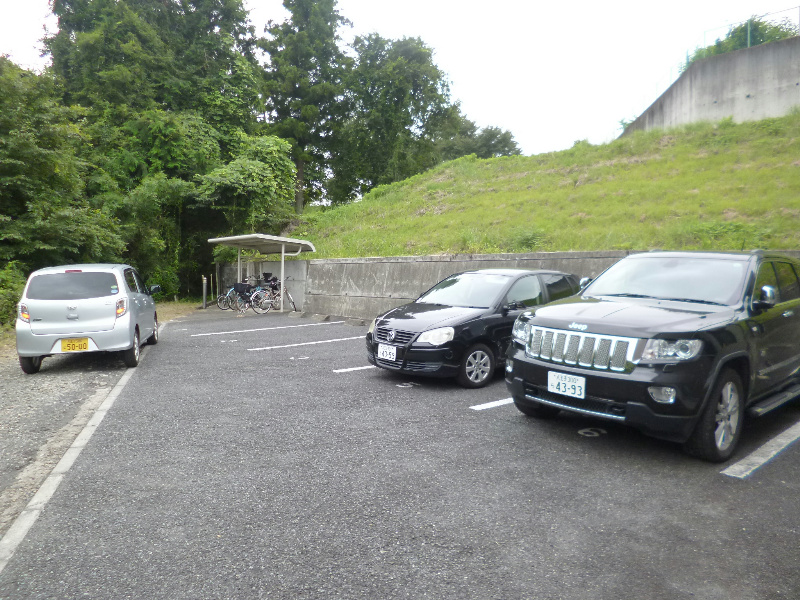 グランシャリオエノ 駐車場