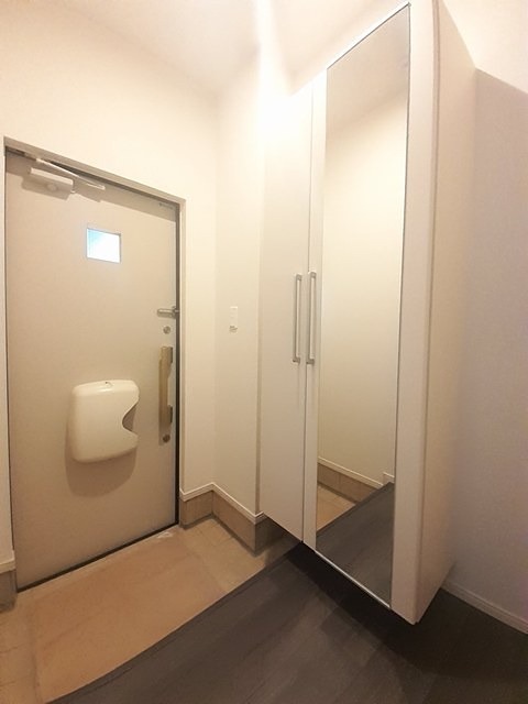 インハーリット 玄関