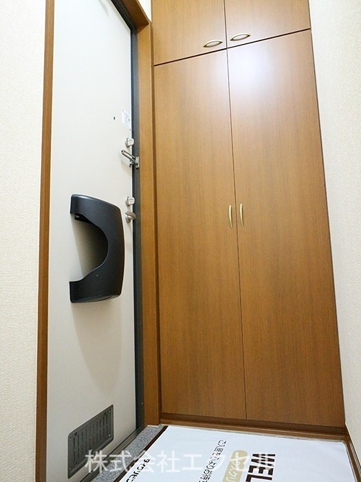アタラクシアE 玄関