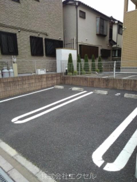 メゾンドα 駐車場