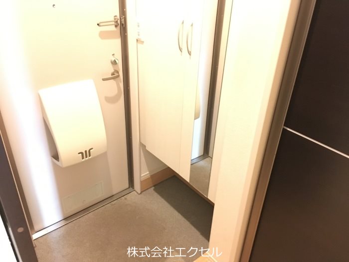 ソレアードB 玄関
