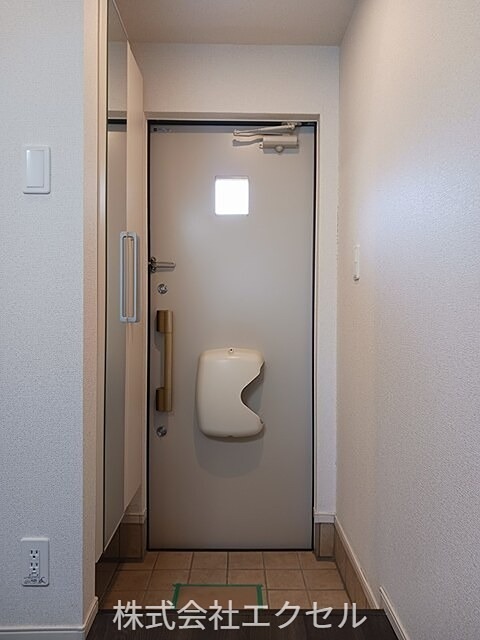 インハーリット 玄関
