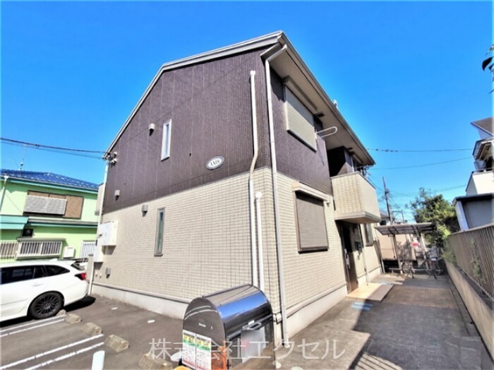 アクシス 駐車場