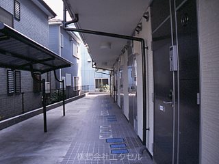 レオパレス松並 エントランス