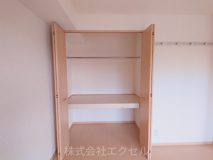 リビングタウン三ツ木C 収納
