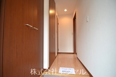 東京都昭島市上川原町１丁目25-13 玄関