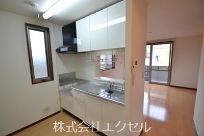東京都昭島市上川原町１丁目25-13 キッチン