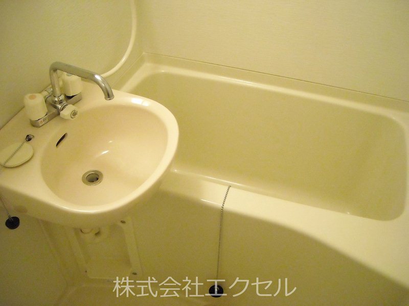 レオパレスメルベーユ 風呂画像