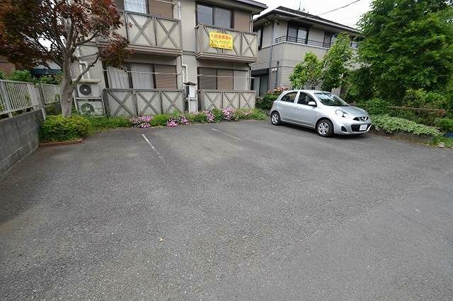 サンモールタカハシ 駐車場