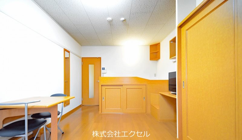 レオパレスアーベントロート リビング