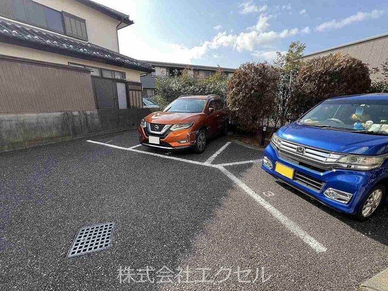 レオパレスエスペランサ分梅 駐車場