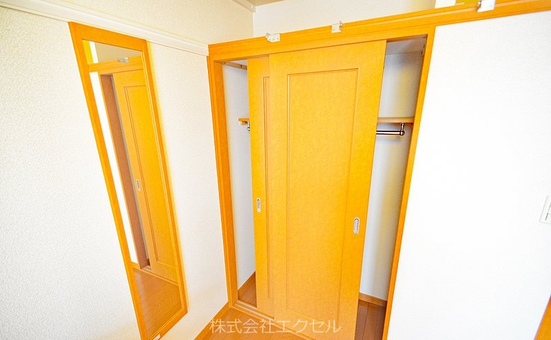 レオパレスK&H 収納