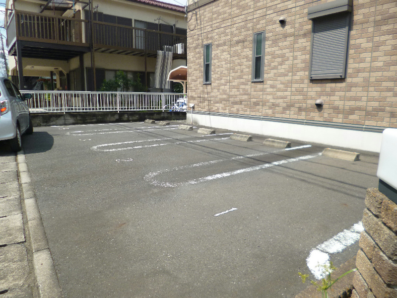 アンシプレ 駐車場