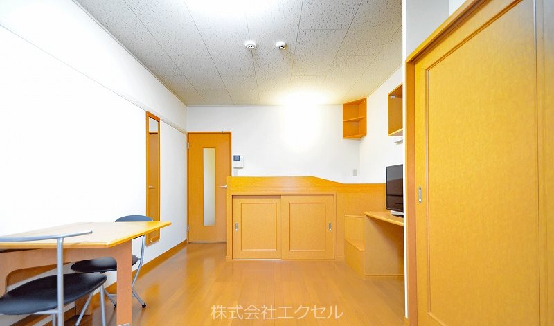 レオパレス愛風 リビング