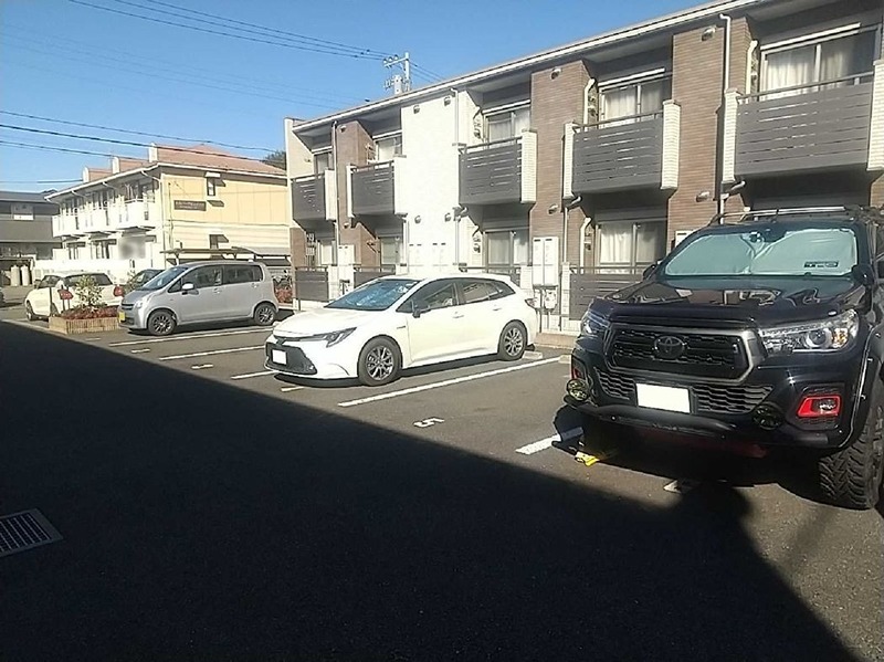 ミランダファルコナー１ 駐車場
