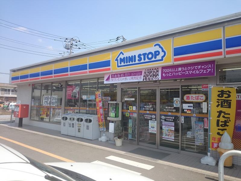 エーデルハイム コンビニ
