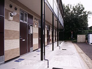 レオパレスホープ エントランス