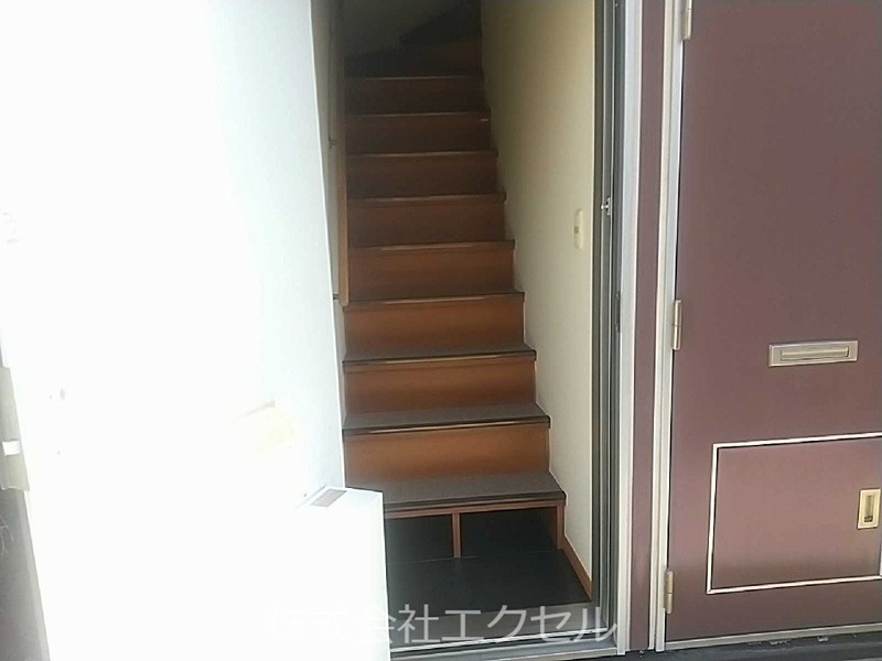 レオパレスフェリーチェ 玄関