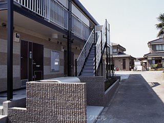 レオパレスハピネス エントランス