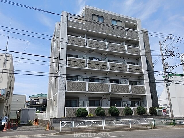アドラブール 外観