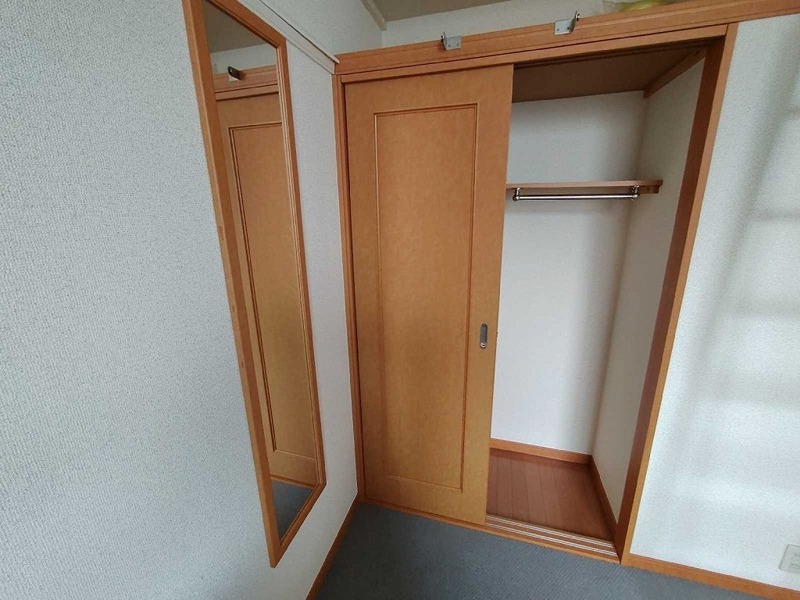 レオパレスプロシード  収納