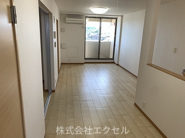 リヤン リビング