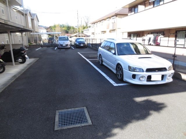 オリエンス１ 駐車場