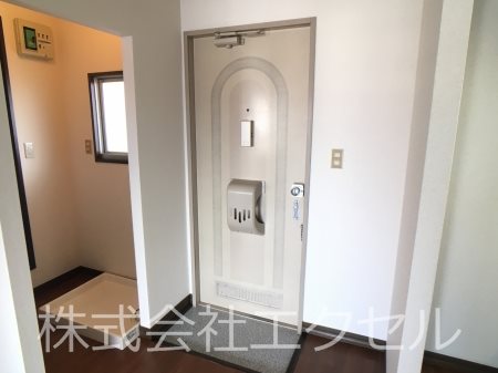 エステートサガミ1 玄関
