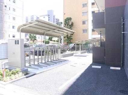 アヴェニール久米川 駐車場
