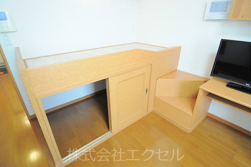 レオパレスブライトセゾン ベッドルーム
