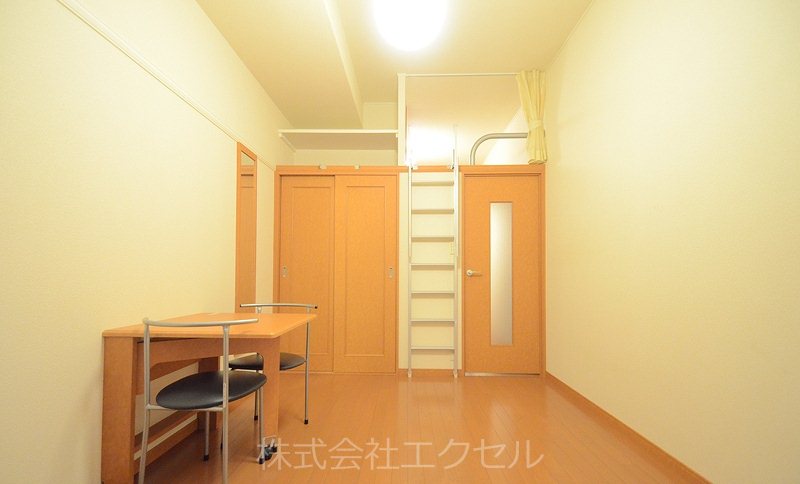 レオパレス諏訪 リビング