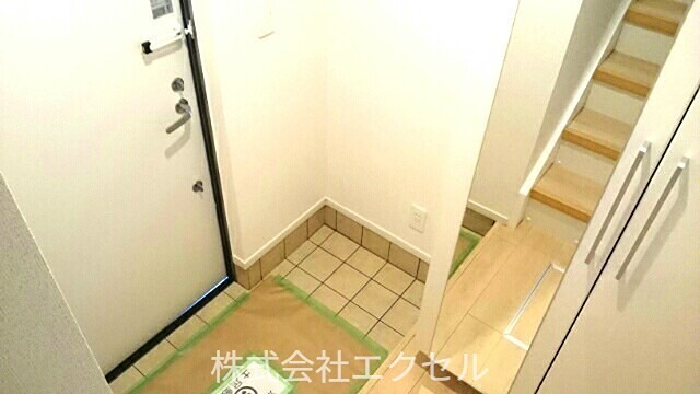 アイフラット日新2 玄関