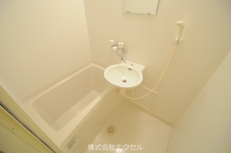 レオパレスセンターウエスト1 風呂画像