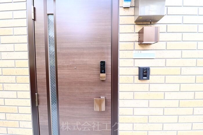 ブルースカイ 玄関