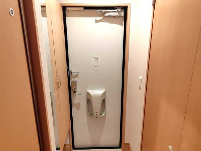 クレール多摩 玄関
